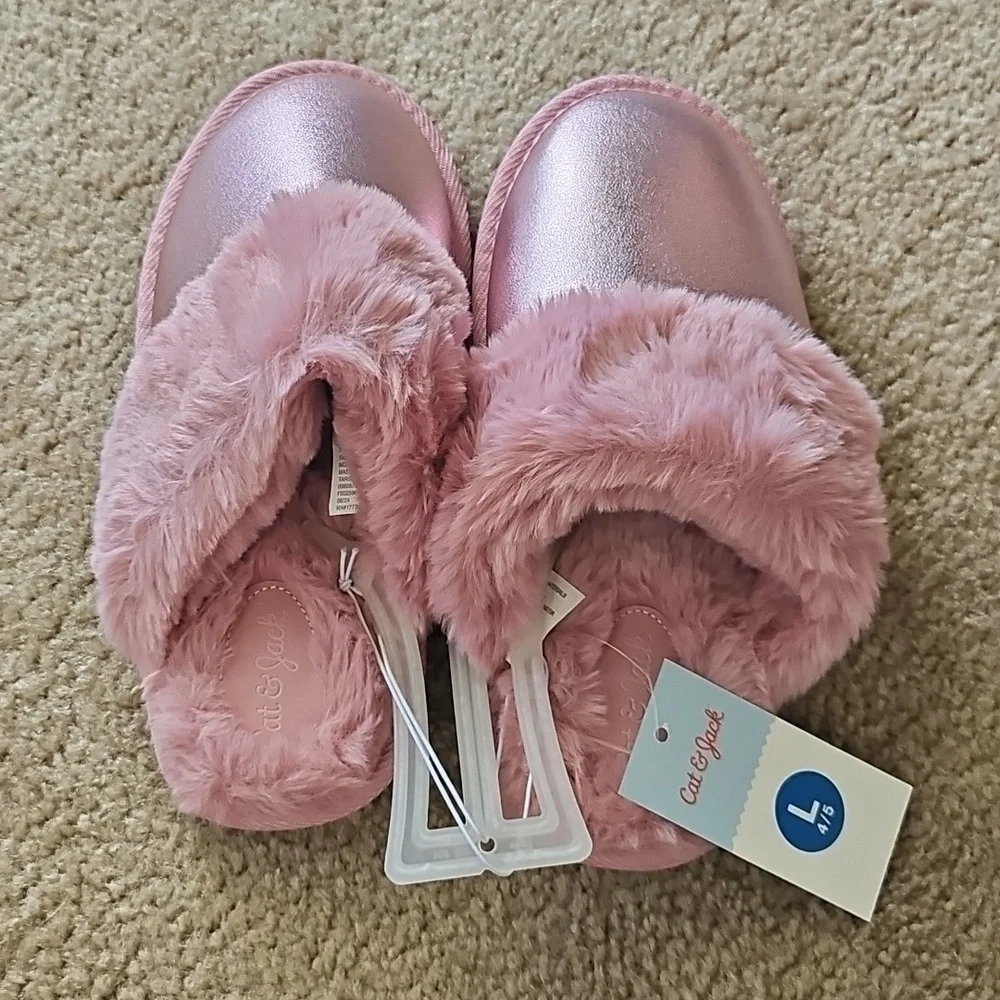 Cat & Jack Kids Slippers Size 4-5 Pink Metallic